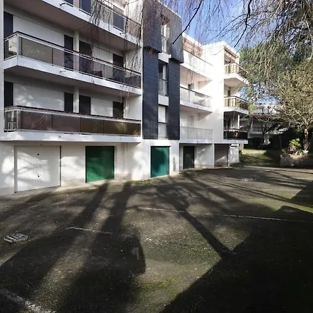 Apartment Le Raspail By Tranquil At Home, Parking -